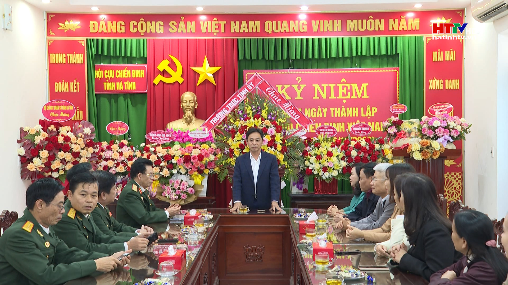 Thường trực Tỉnh ủy chúc mừng Hội CCB nhân ngày truyền thống