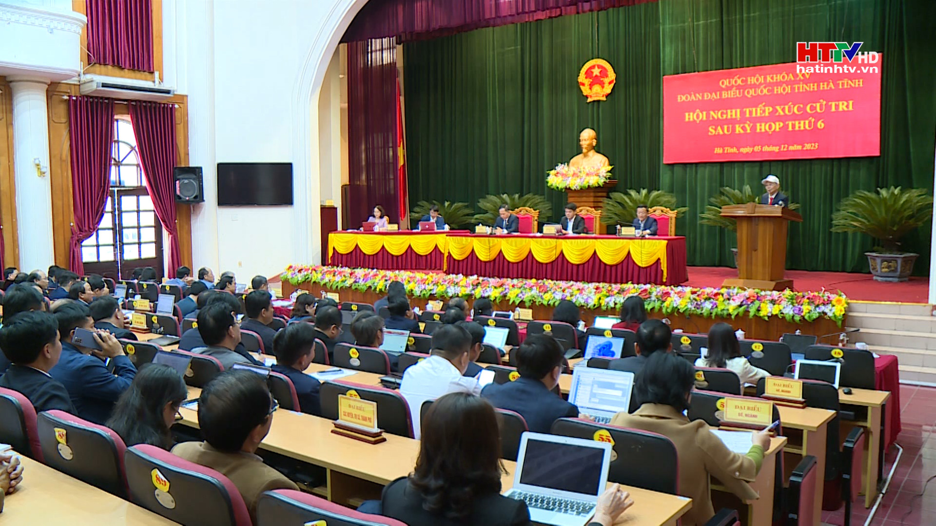 Đoàn ĐBQH Hà Tĩnh tiếp xúc cử tri sau kỳ họp thứ 6