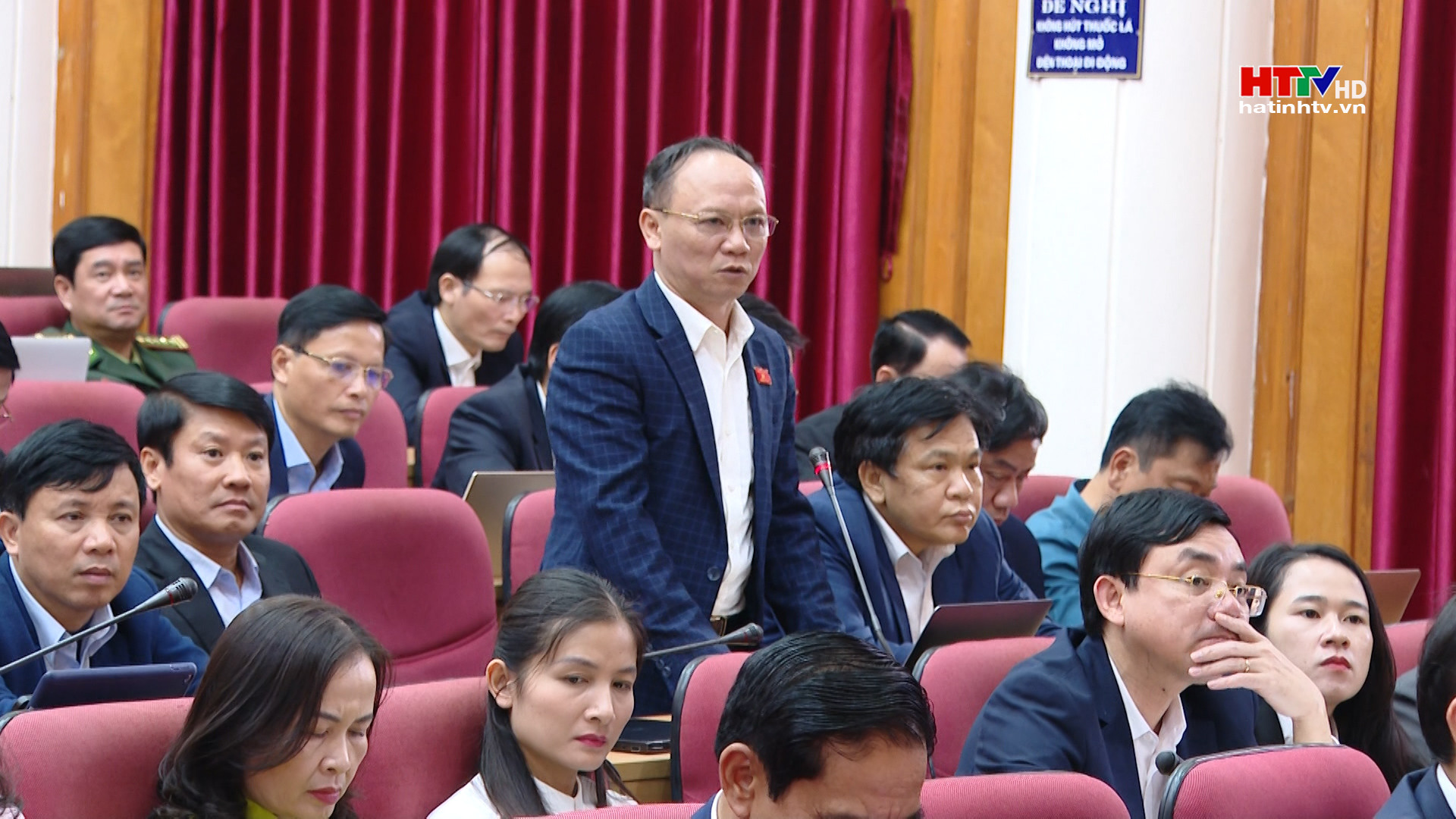 Kỳ họp thứ 17, HĐND tỉnh khóa 18: Đại biểu chất vấn nhiều vấn đề về lĩnh vực VH-XH