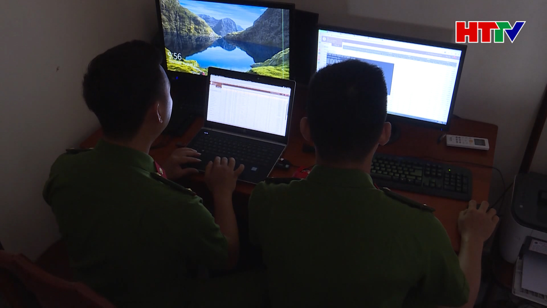 "Sóng ngầm" đánh bạc online