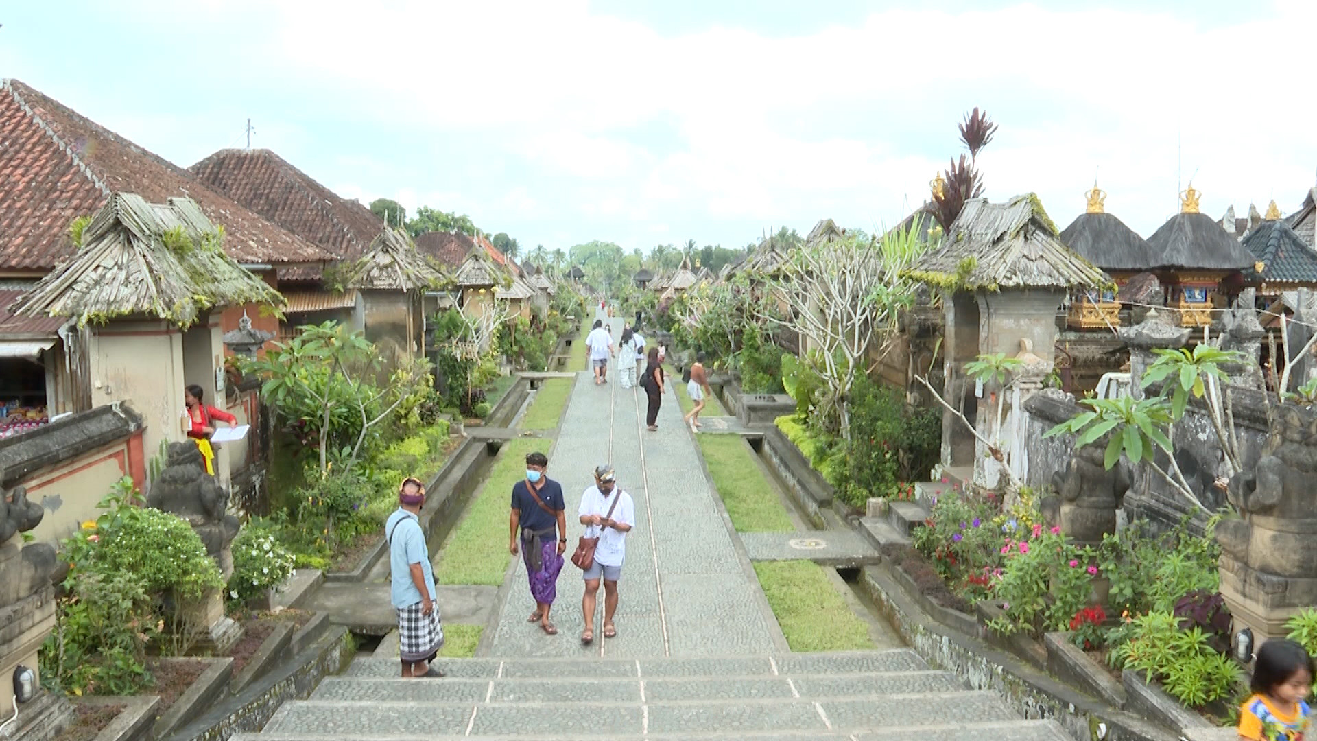 Du lịch Indonesia phục hồi khó khăn