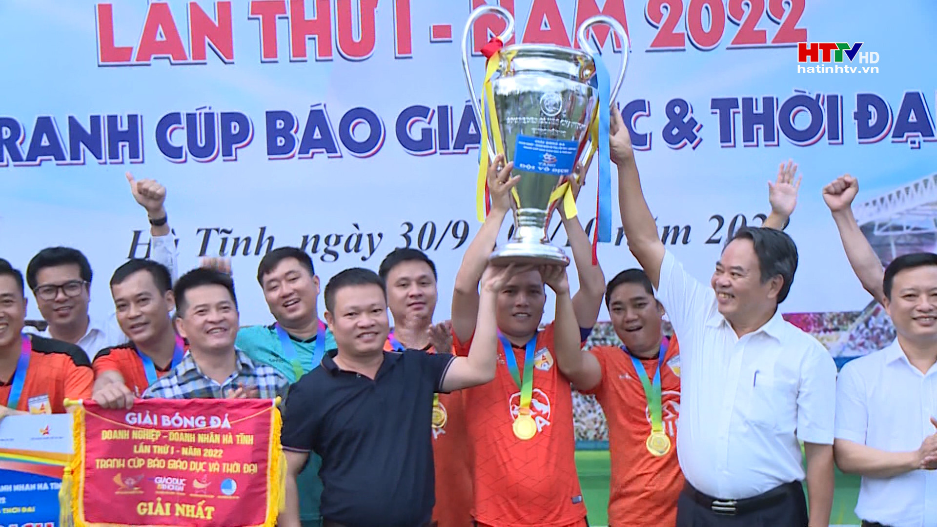 Hội Doanh nhân trẻ Hà Tĩnh vô địch giải bóng đá doanh nghiệp, doanh nhân