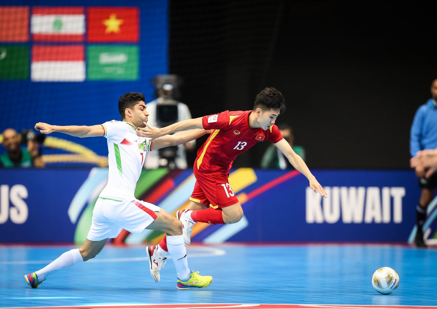 Đội tuyển futsal Việt Nam dừng bước tại tứ kết giải futsal Châu Á 2022