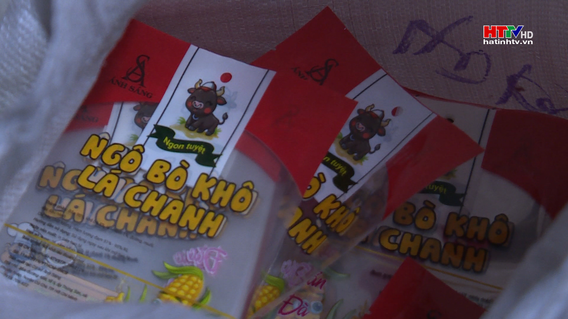 Phát hiện cơ sở kinh doanh bánh kẹo không rõ nguồn gốc