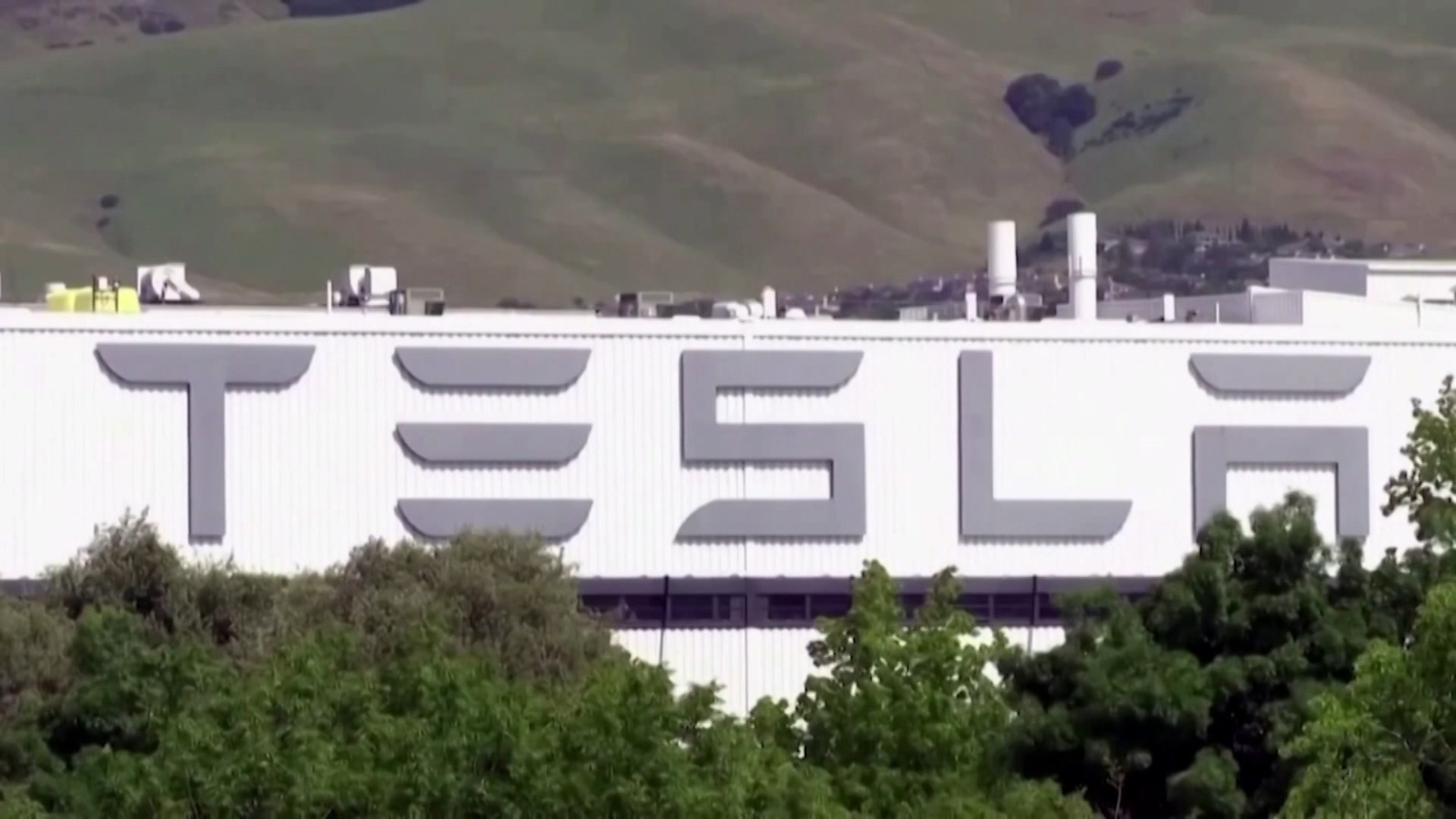 Mỹ điều tra hình sự với Tesla