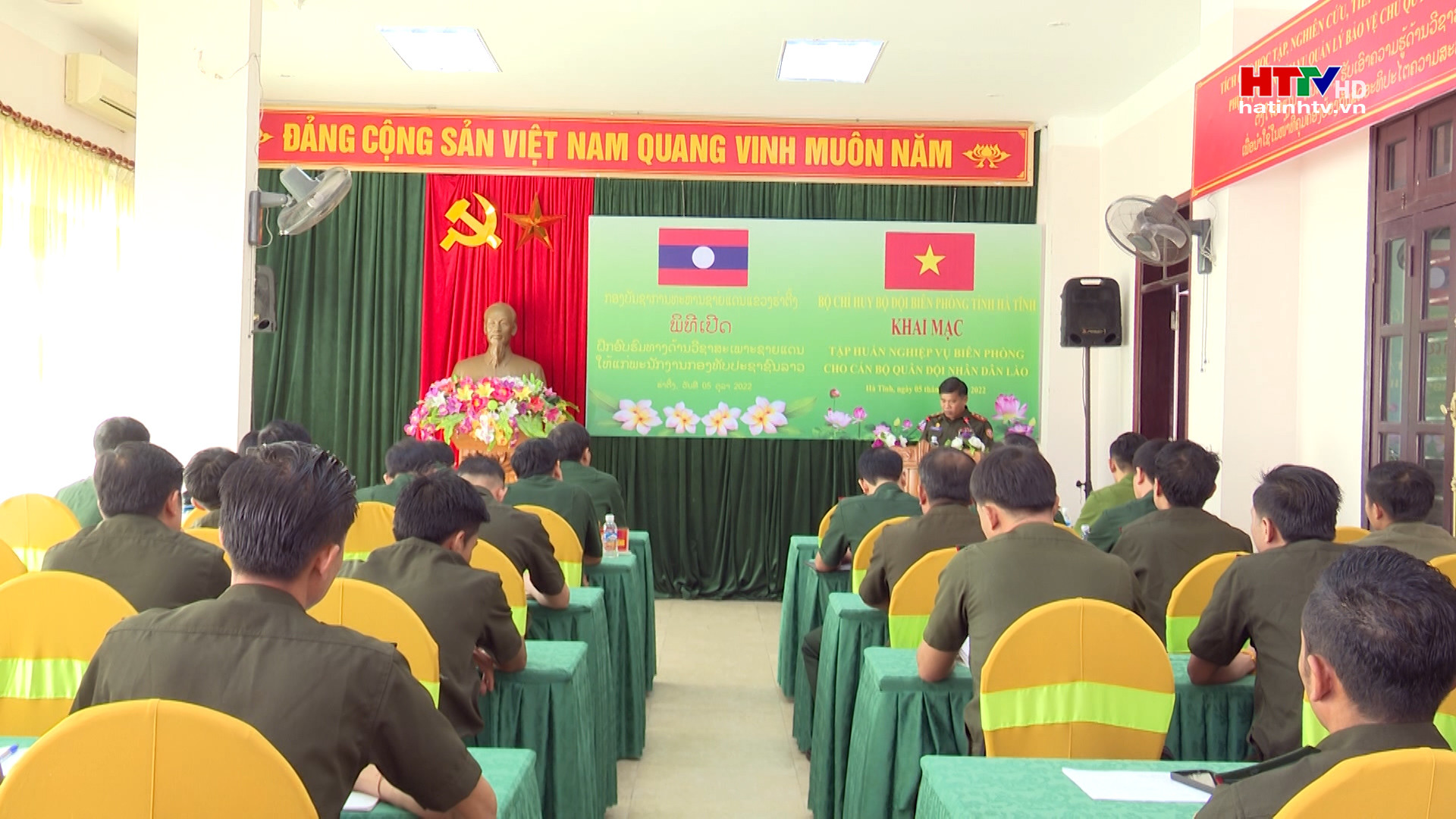 Tập huấn nghiệp vụ cho cán bộ Quân đội Nhân dân Lào