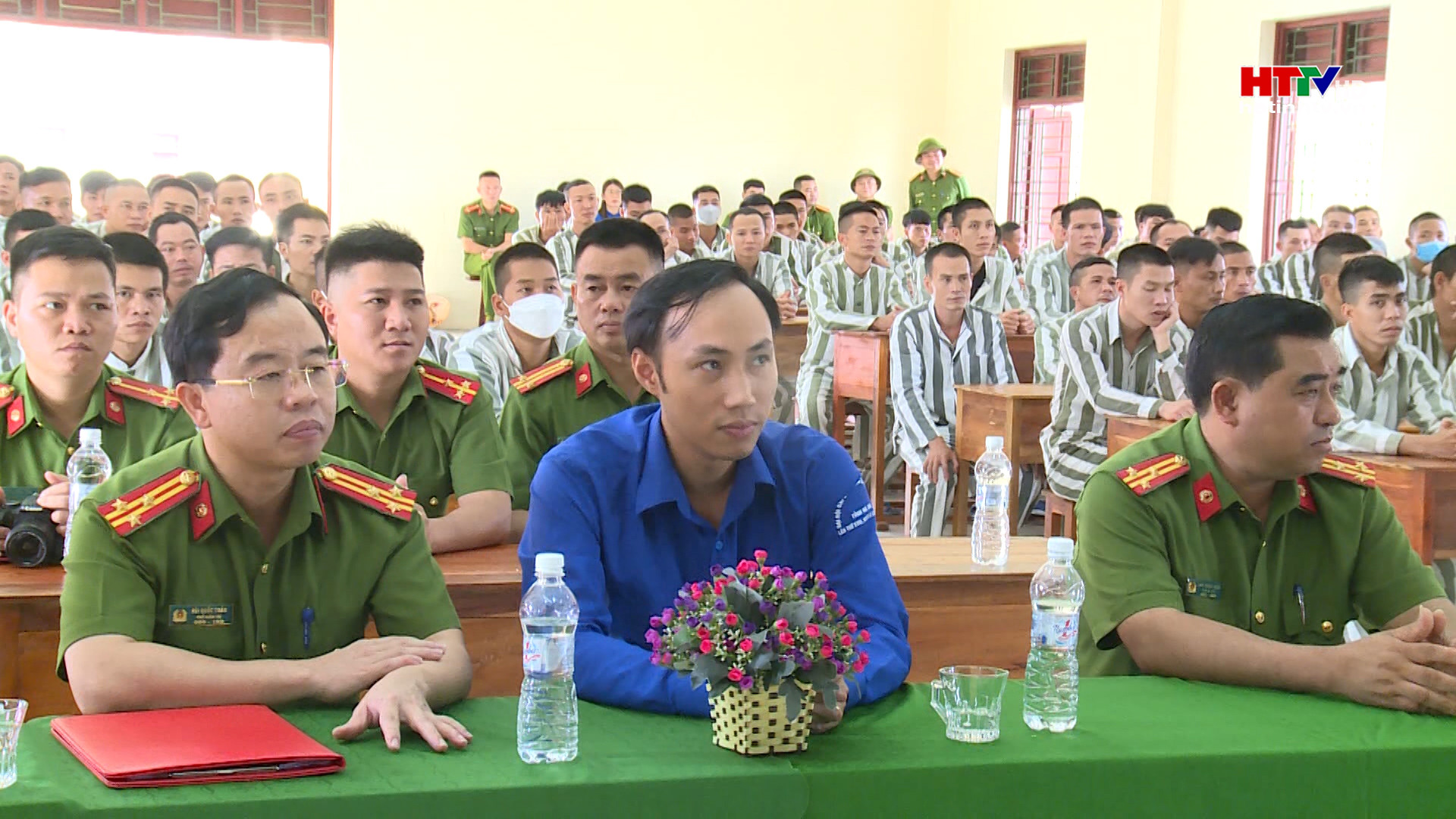 Chương trình thắp sáng ước mơ trại giam Xuân Hà