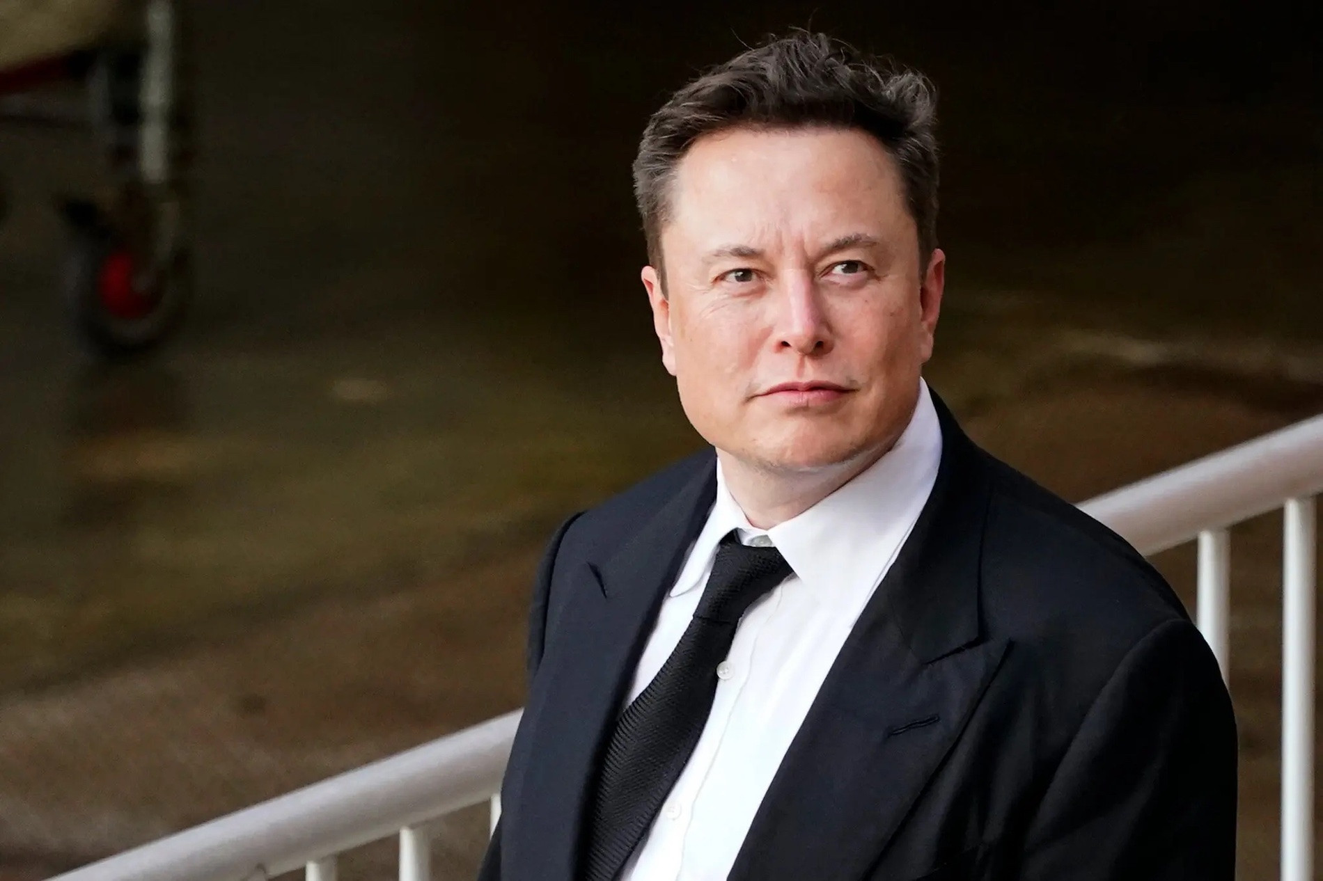 Tỷ phú Elon Musk tuyên bố tiếp tục tài trợ dịch vụ Internet tại Ukraine