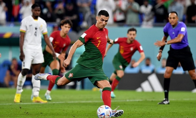 World Cup 2022: Ronaldo lập kỷ lục ở trận ra quân