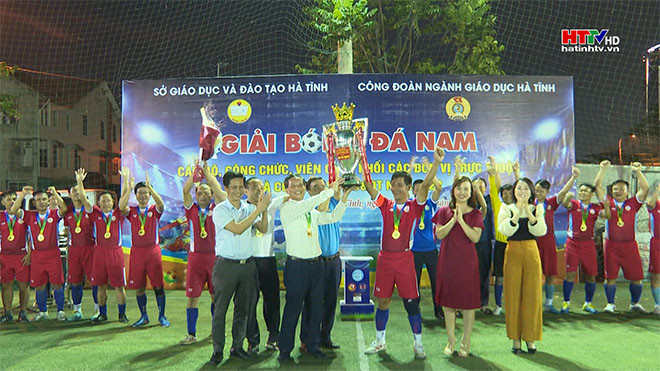 Trường THPT Lê Hữu Trác vô địch giải bóng đá nam ngành giáo dục