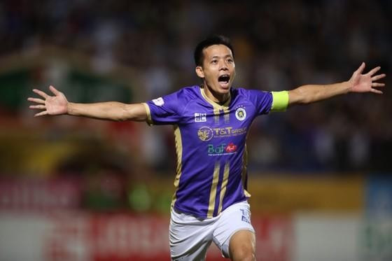 Văn Quyết gia hạn hợp đồng thêm 3 năm với Hà Nội FC