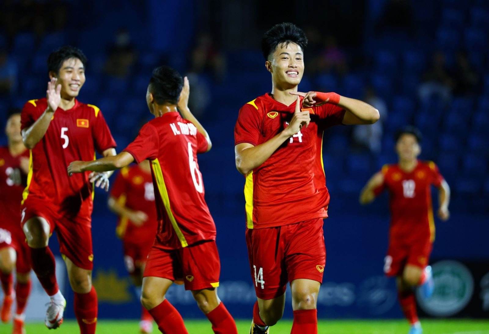 Thắng U19 Myanmar 2-0, U19 Việt Nam đứng đầu bảng Giải U19 Quốc tế 2022