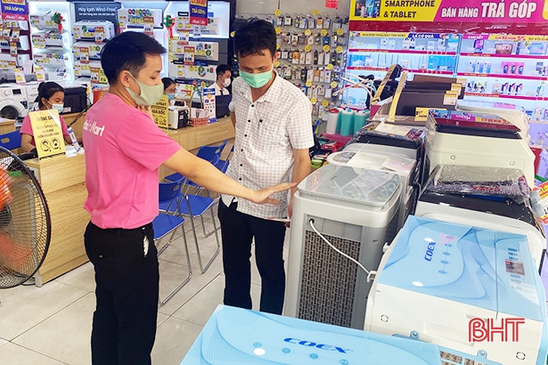 Hà Tĩnh cho phép một số dịch vụ được hoạt động trở lại từ 12h trưa 13/7