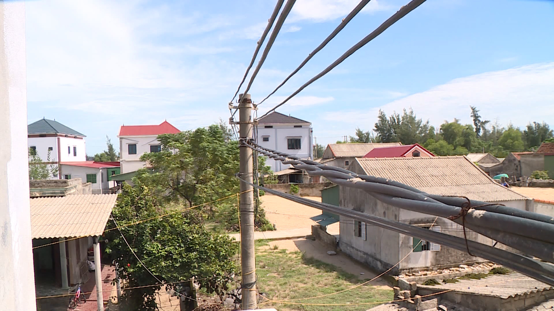 Bất an từ lưới điện hạ áp nông thôn