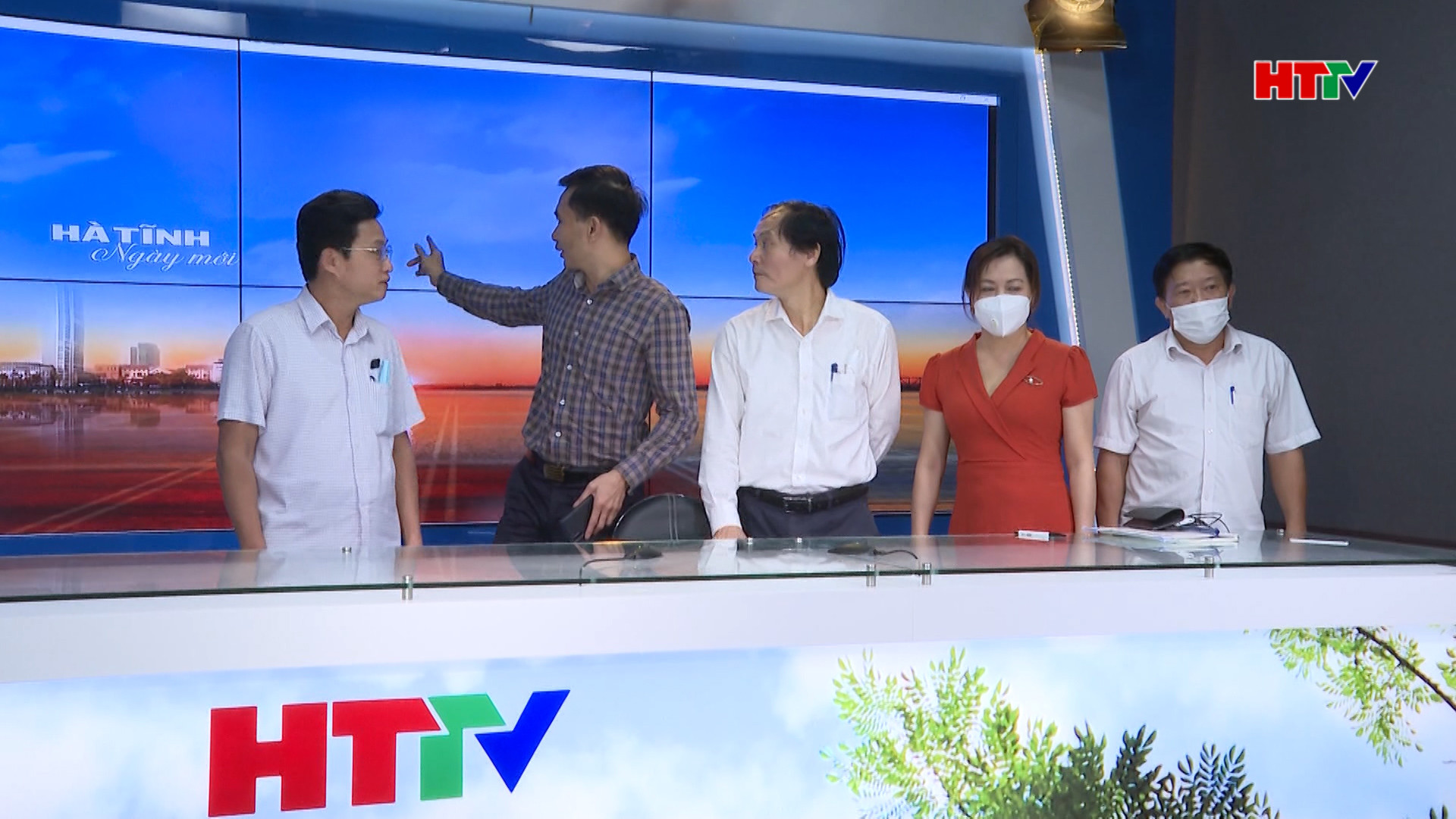HTTV cùng đội ngũ chuyên gia đồng hành với nhà nông trong sản xuất chăn nuôi