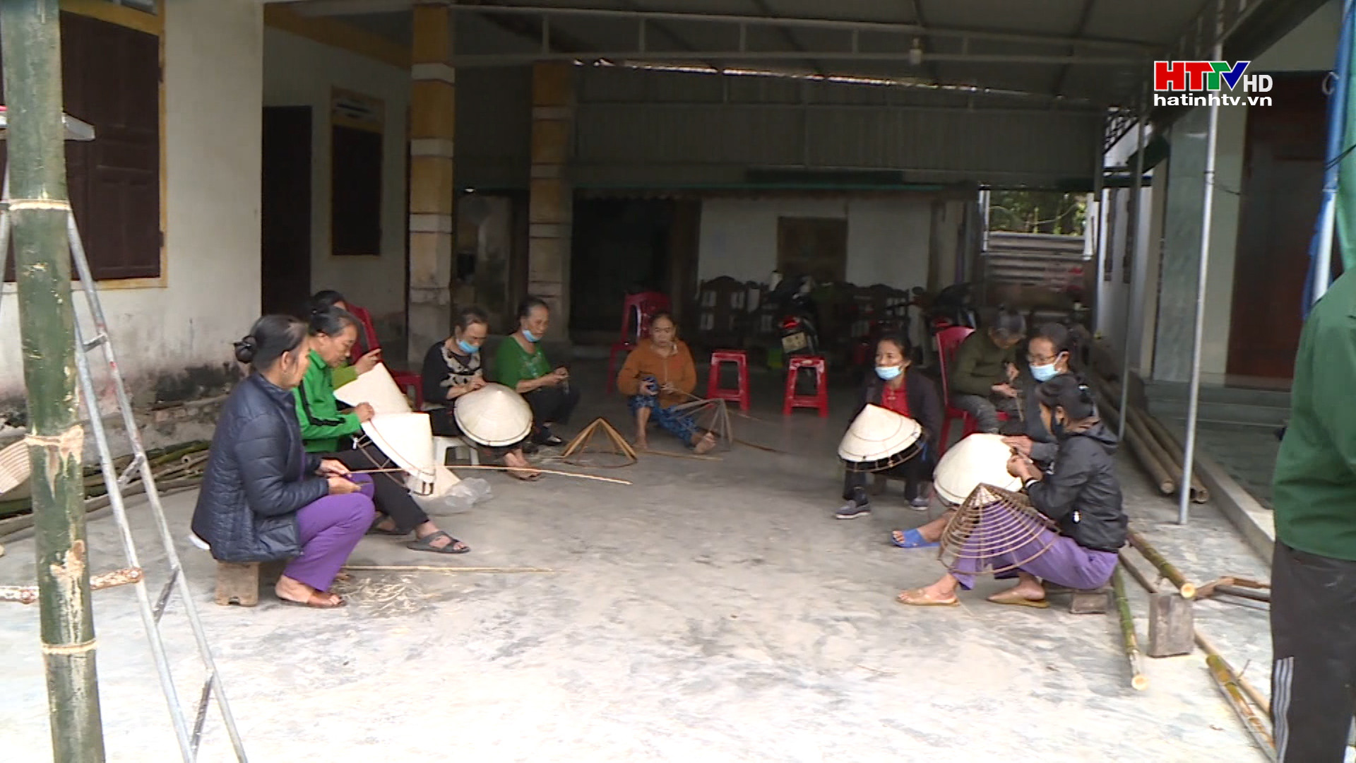 Nón Ba Giang, cơ hội để phát triển làng nghề