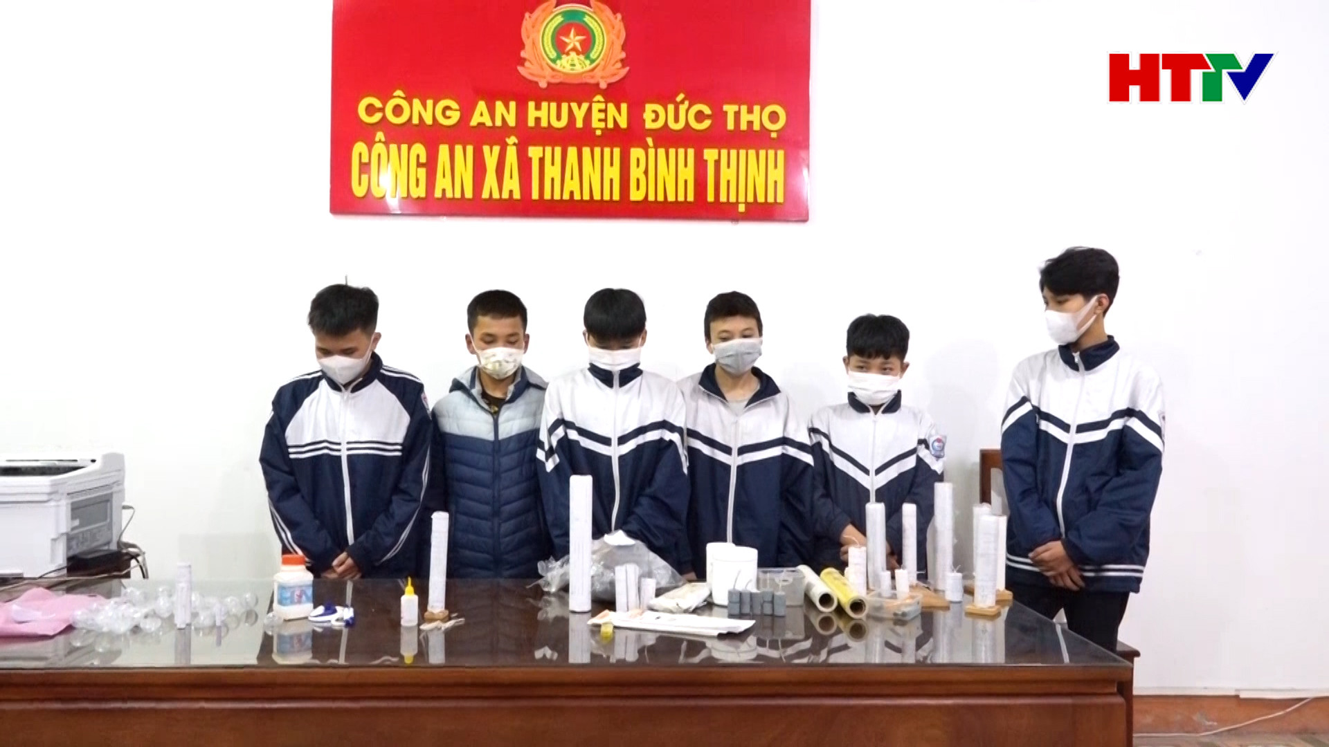 Phát hiện 6 nam sinh tự chế pháo để sử dụng
