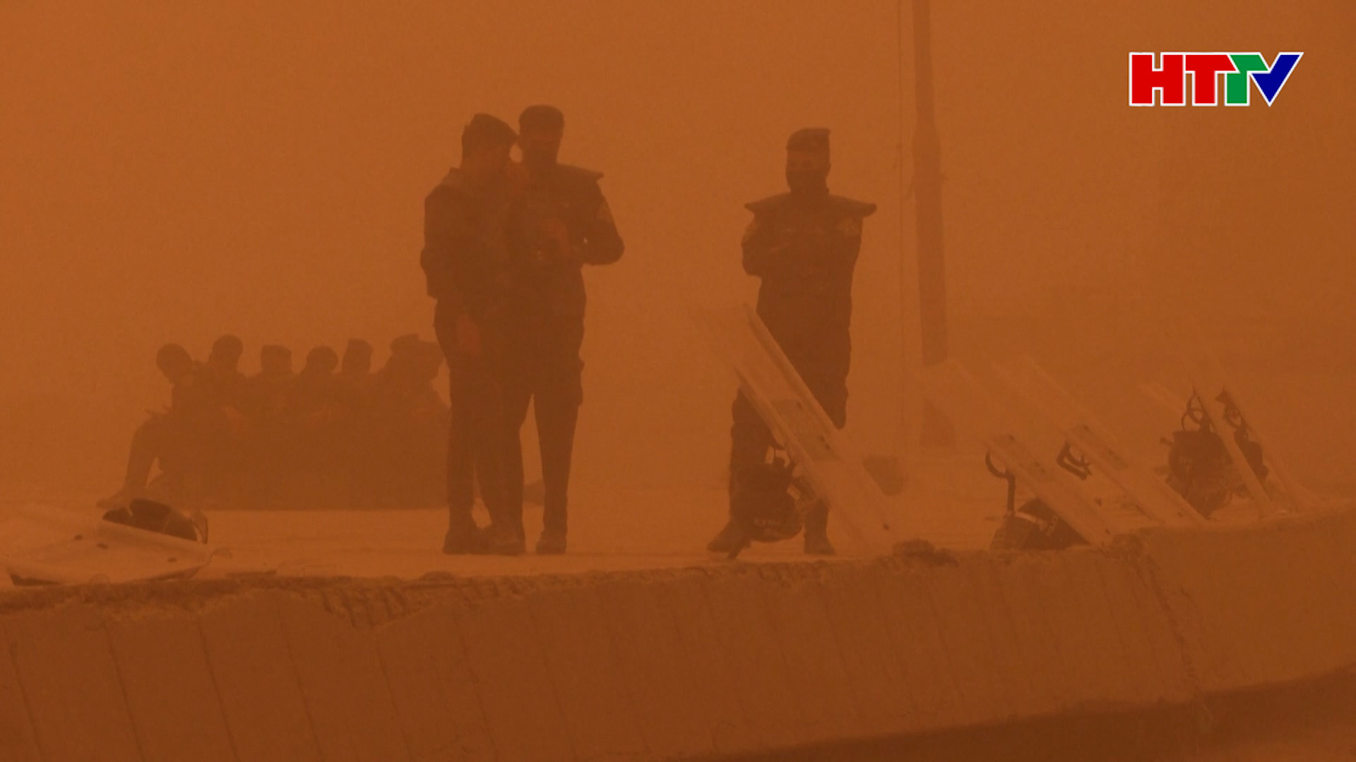 Bão cát bao phủ Iraq