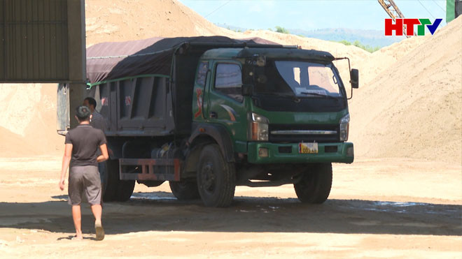 Không đảm bảo tiêu chuẩn, bãi tập kết cát tại Nghi Xuân vẫn ngang nhiên hoạt động