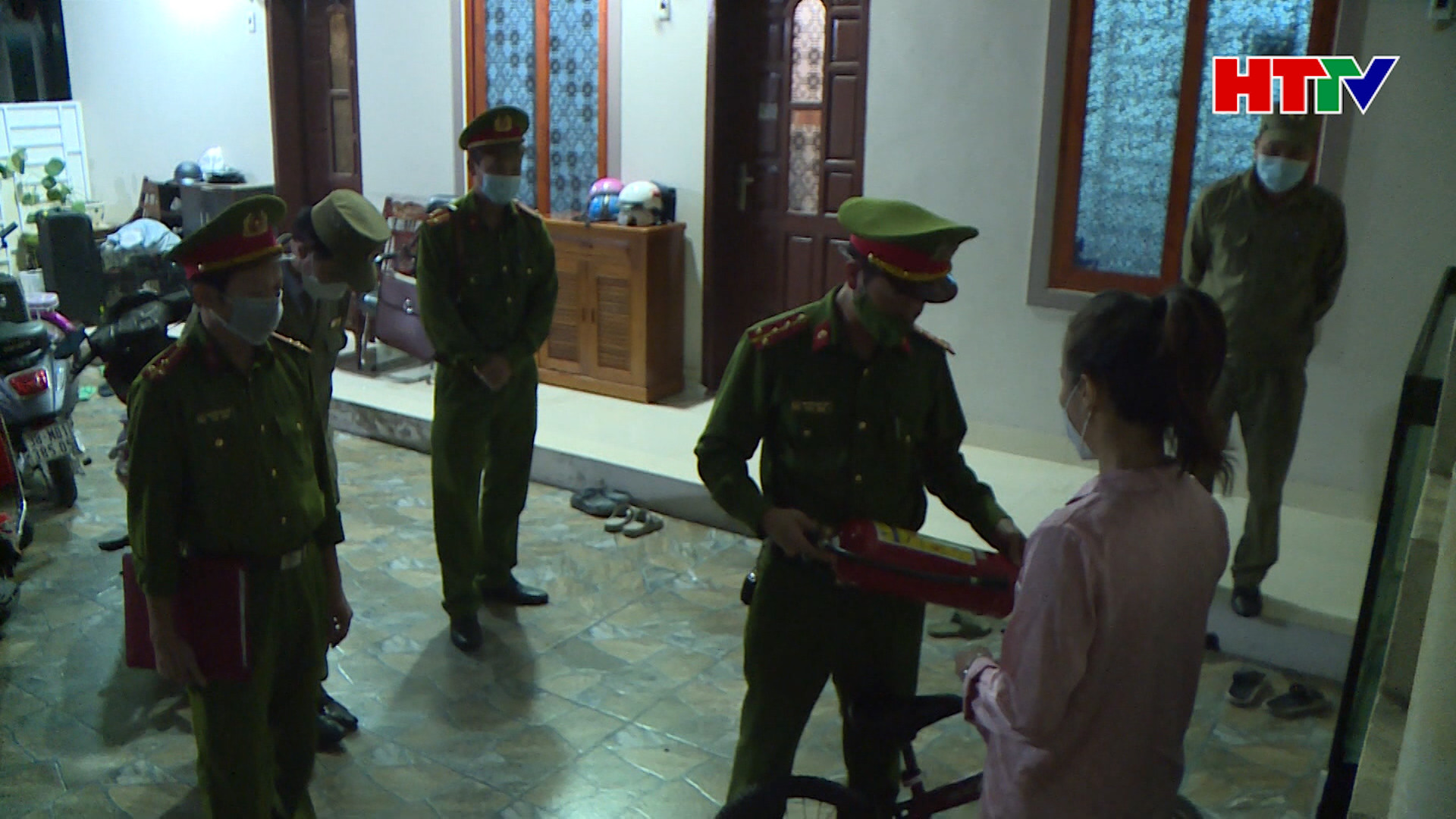 Nguy cơ cháy nổ chực chờ ở các khu nhà trọ