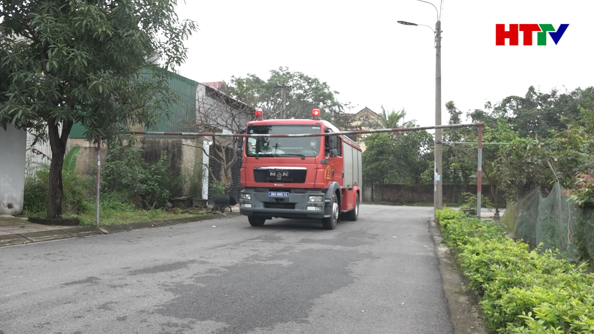 Bất cập những Sào chắn giao thông
