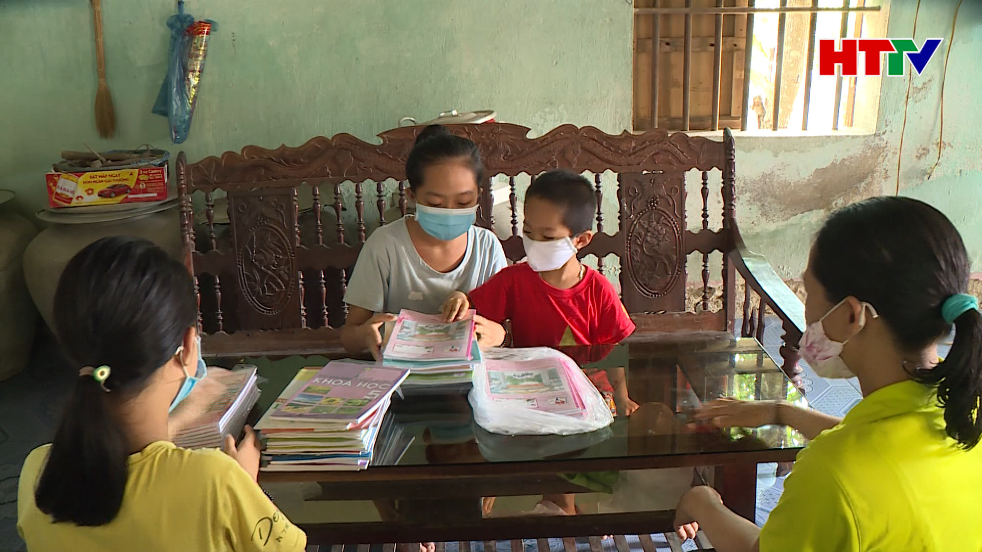 Về quê tránh dịch, con em Hà Tĩnh đón năm học mới trên quê hương