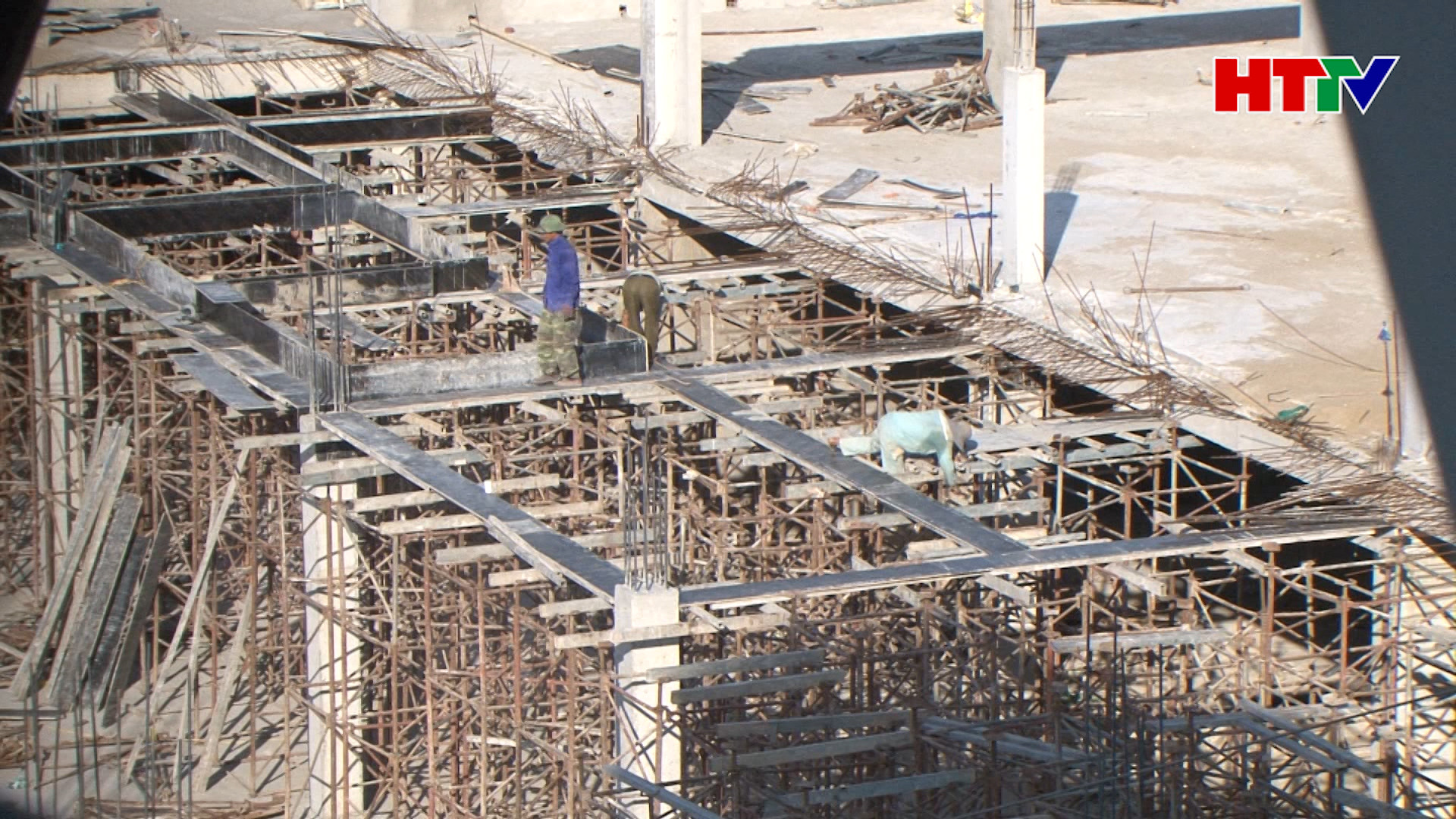 Bất chấp, chủ quan... tai nạn lao động "rình rập" trên các công trường