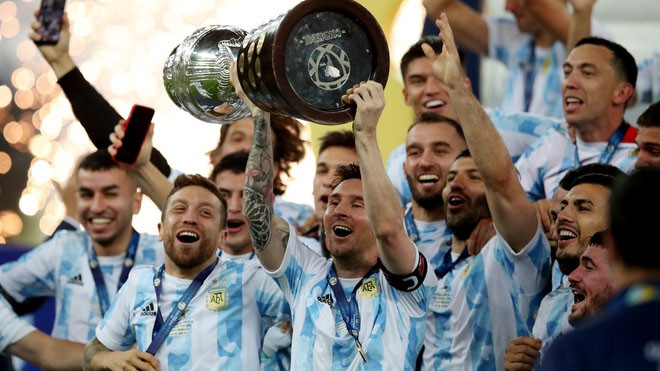 Danh sách ứng viên Quả bóng vàng 2021 tiếp tục gọi tên Ronaldo, Messi