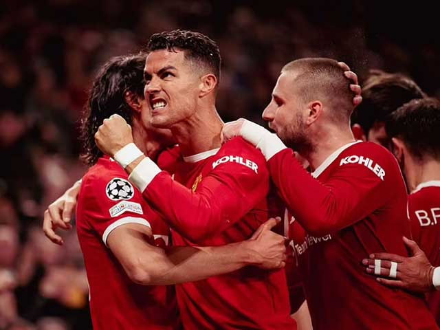 Ronaldo vào vai người hùng, giúp MU ngược dòng thần kỳ