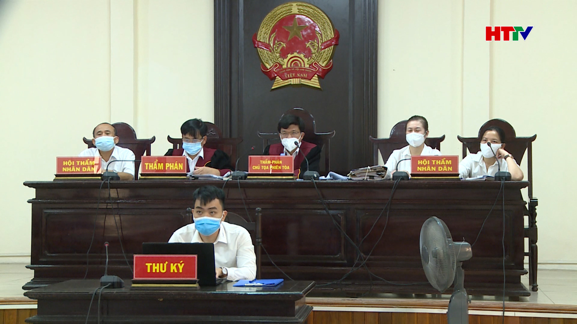 Lừa chuyển khế, nhân viên ngân hàng chiếm đoạt trên 5 tỷ VND