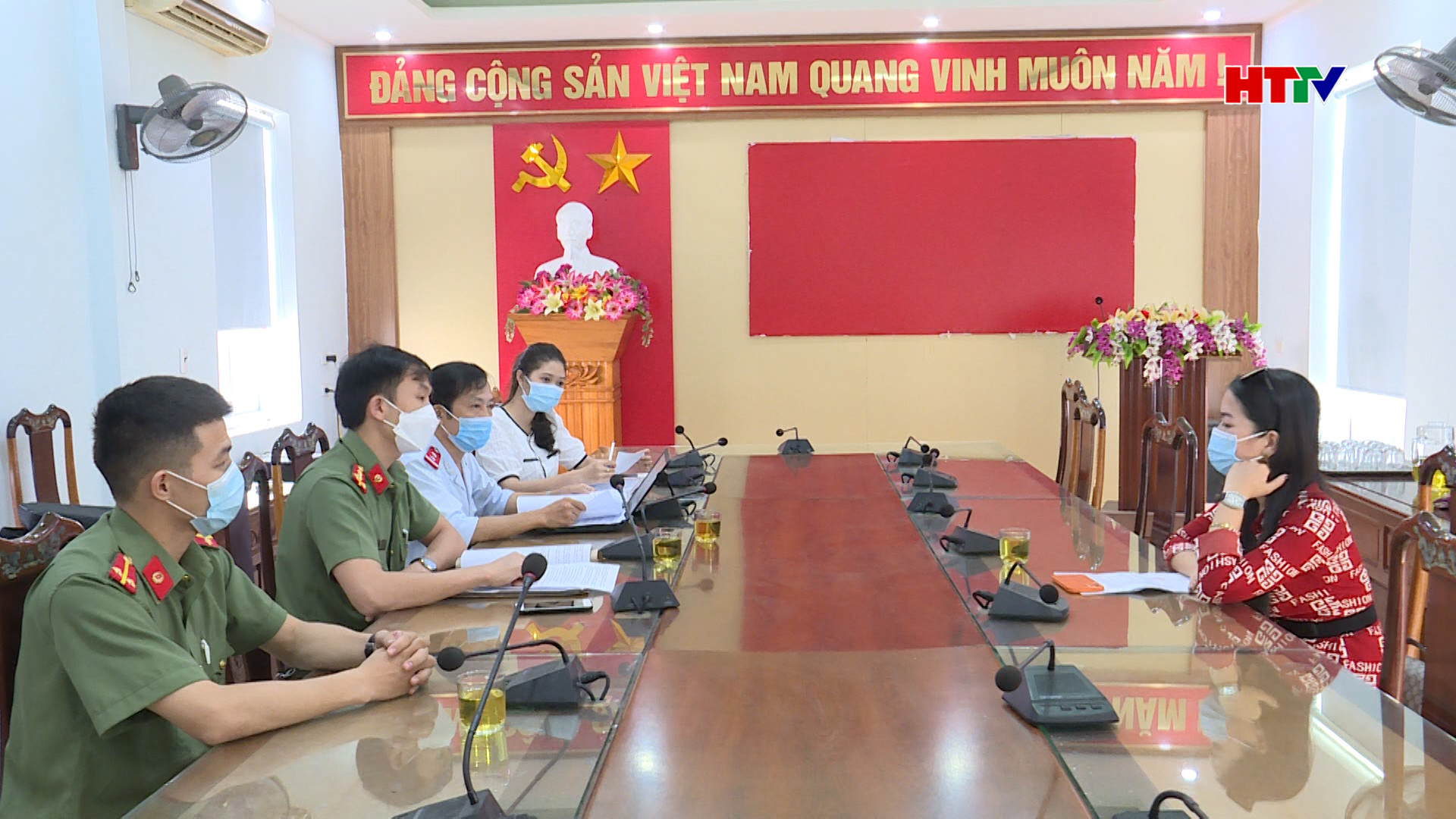 Xử phạt 10 chủ tài khoản đưa tin sai sự thật về dời tư một nữ f0 tại TP Hà Tĩnh