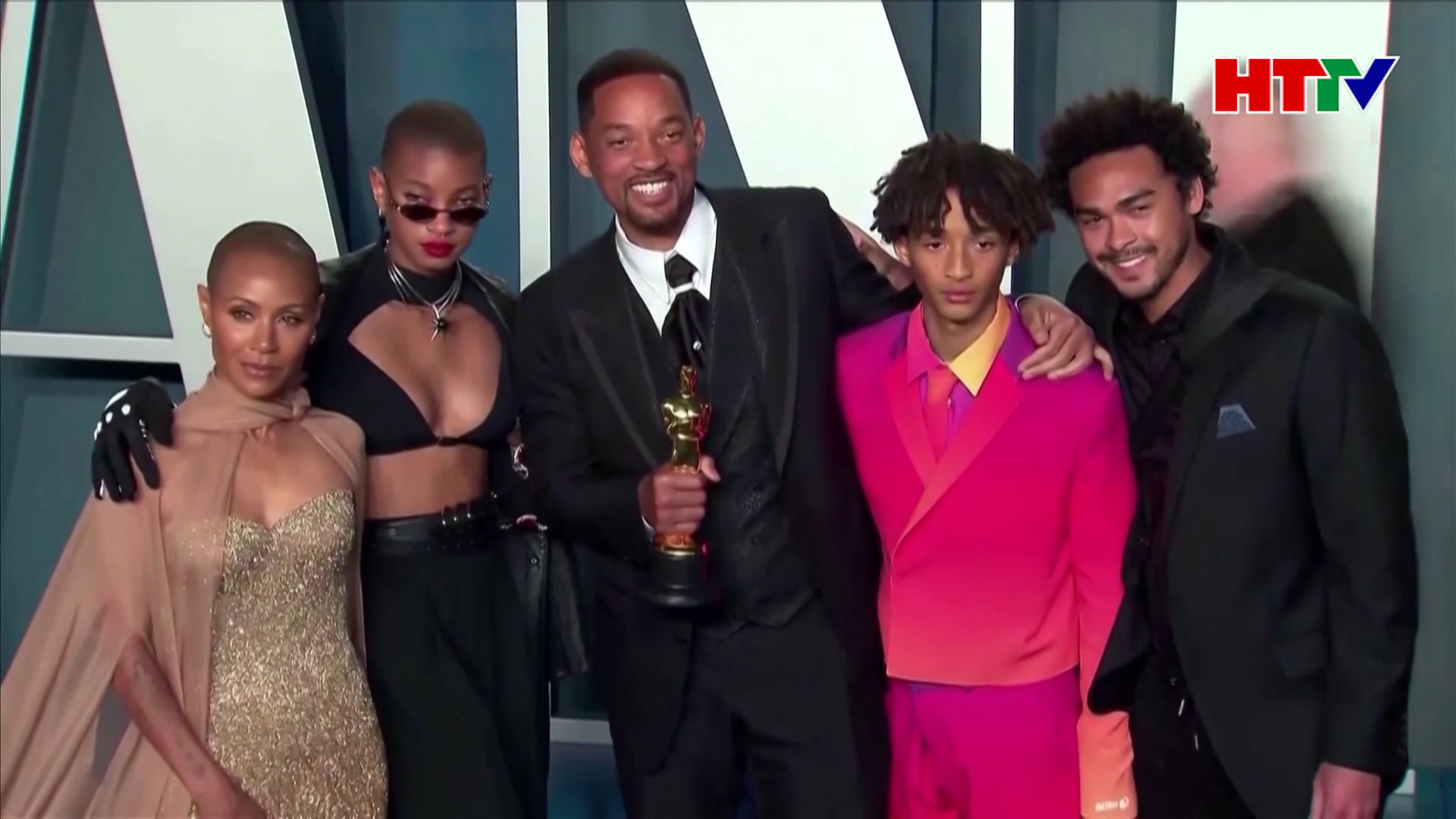 Will Smith bị cấm dự các lễ trao giải Oscar trong 10 năm