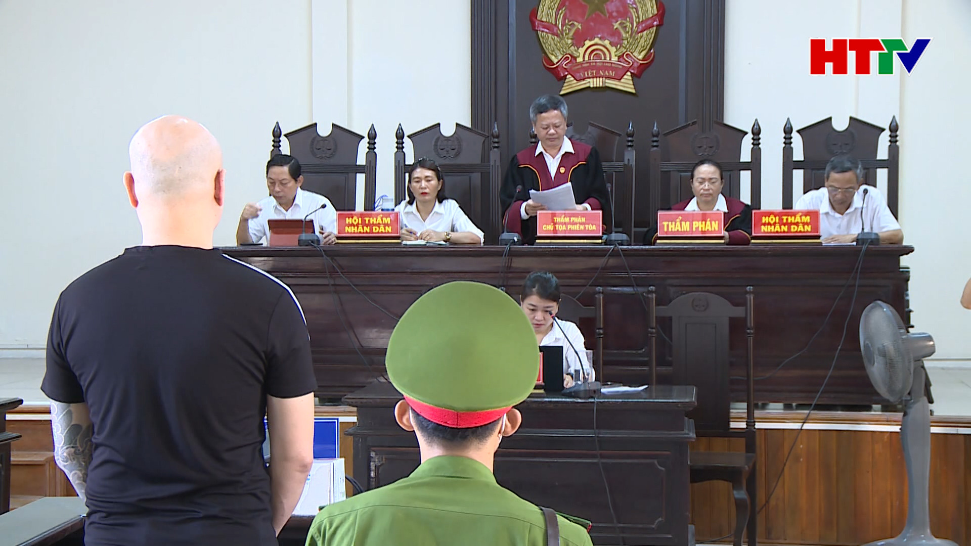 Lãnh 12 năm tù sau hơn 1 thập kỷ trốn tội giết người