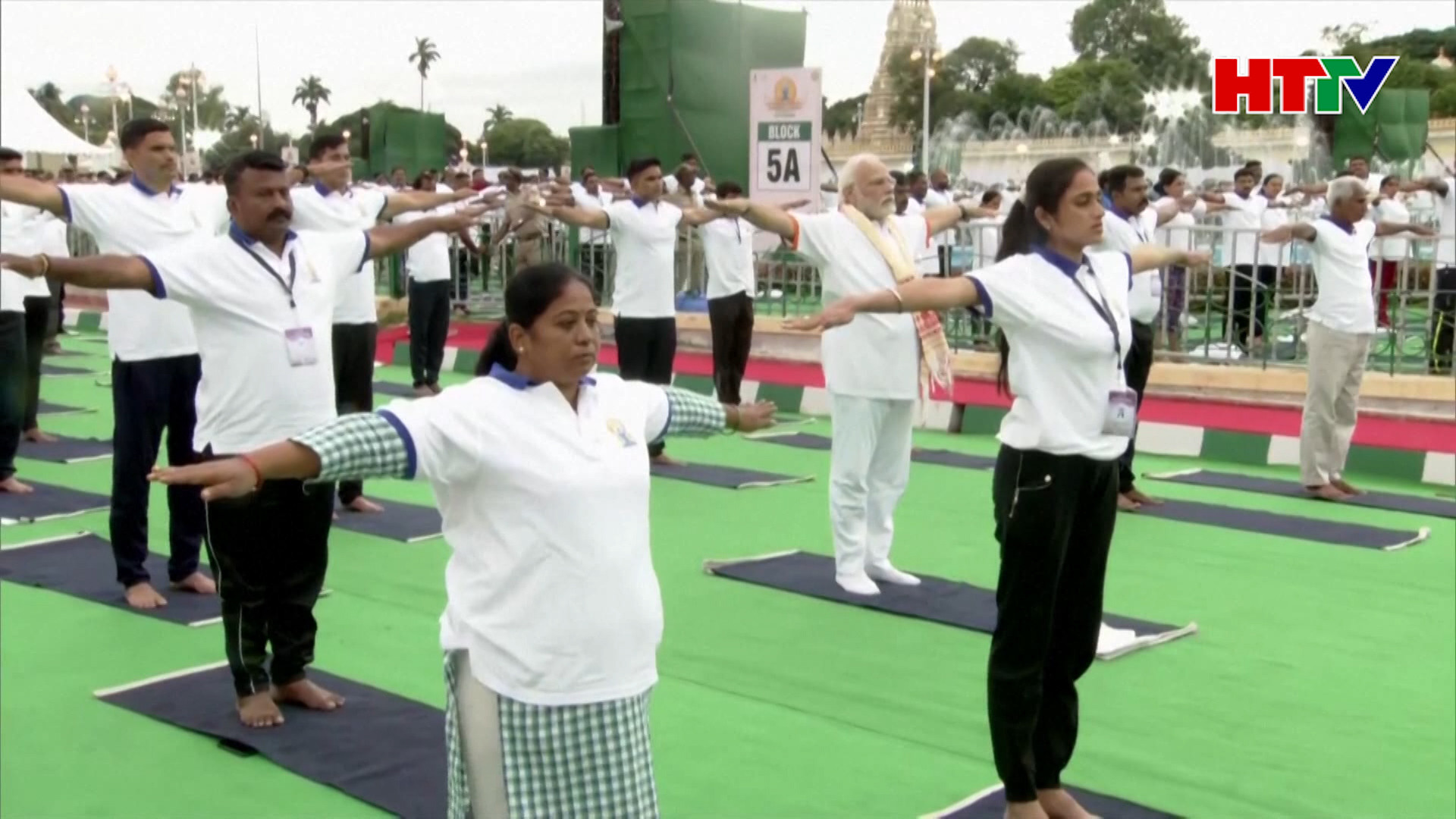 Yoga mang lại hòa bình cho thế giới