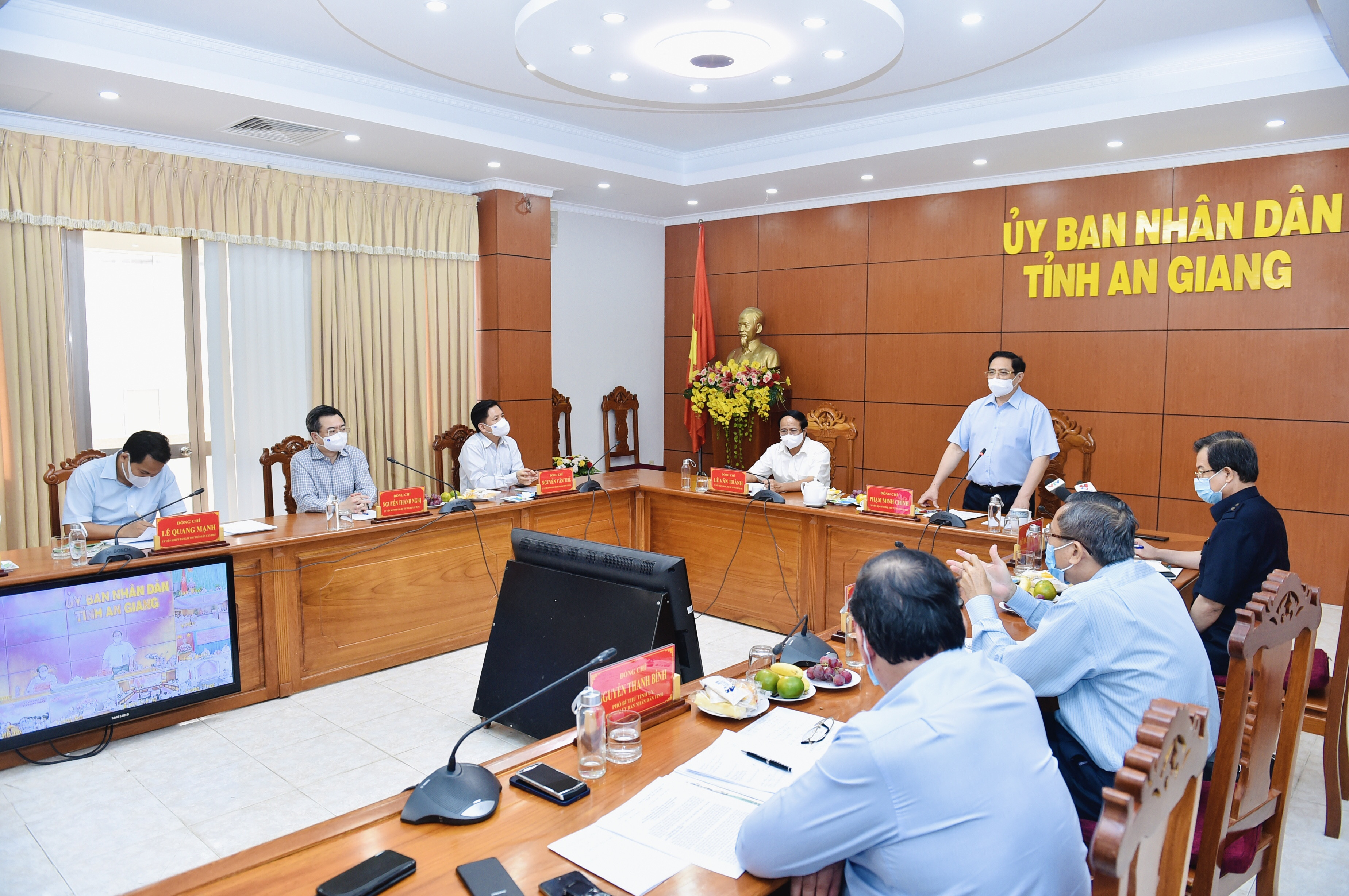 Dứt khoát xử lý người đứng đầu nếu để xảy ra dịch bệnh, trì trệ sản xuất do nguyên nhân chủ quan