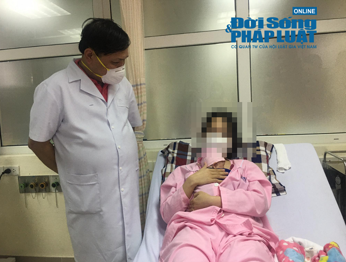 Bé gái sinh non nặng chỉ 400g sống sót diệu kỳ