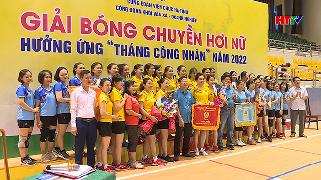 Trường Việt Đức giành giải Nhất, giải bóng chuyền hơi nữ Khối Văn xã - Doanh nghiệp
