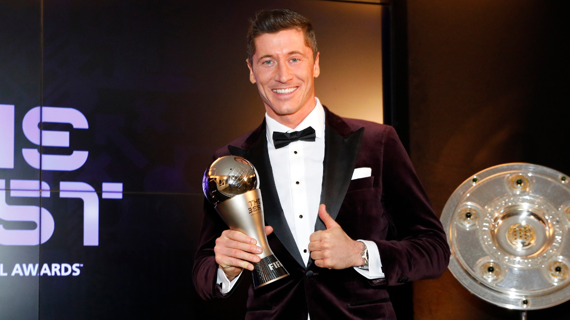 Vượt qua Messi, tiền đạo Lewandowski chiến thắng giải The Best của FIFA