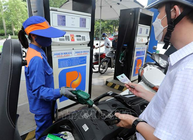 Bộ Tài chính đề xuất thêm loạt phương án giảm thuế để hạ giá xăng dầu