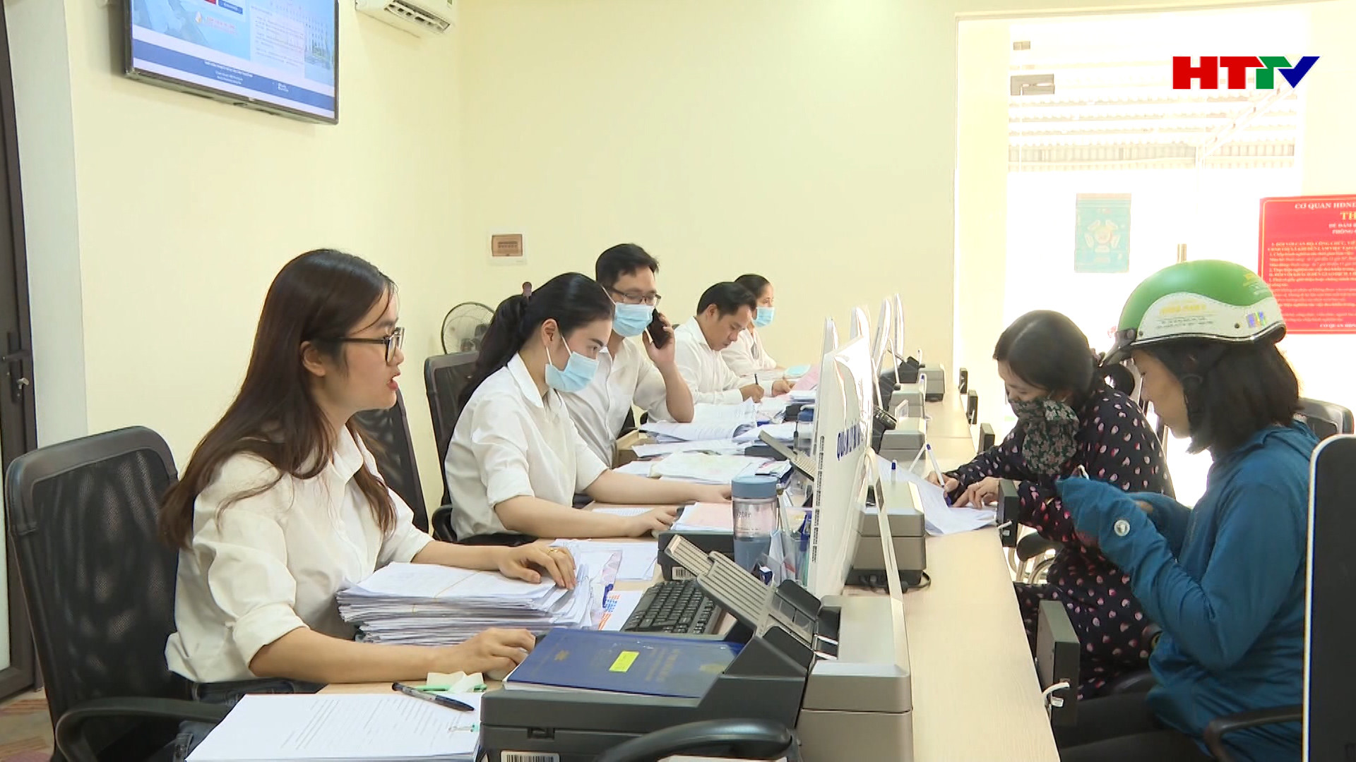 Đẩy mạnh cái cách thủ tục hành chính