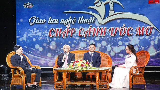 114 sinh viên nghèo được nhận học bổng của Quỹ hỗ trợ học sinh đạt điểm cao