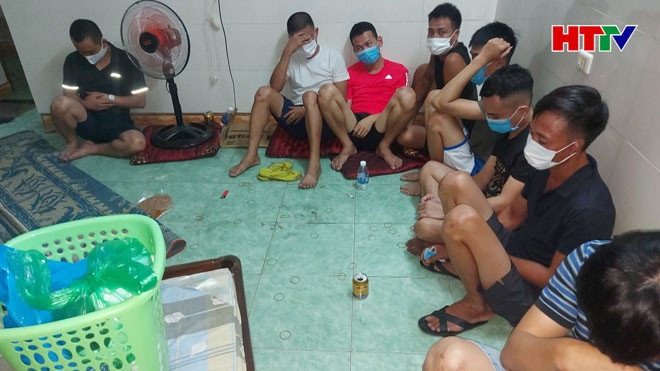 Khởi tố 11 đối tượng về hành vi đánh bạc