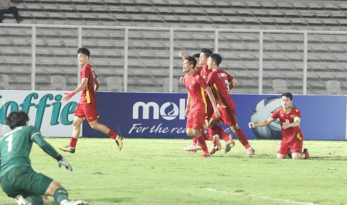 U19 Việt Nam cùng U19 Thái Lan vào bán kết giải U19 Đông Nam Á