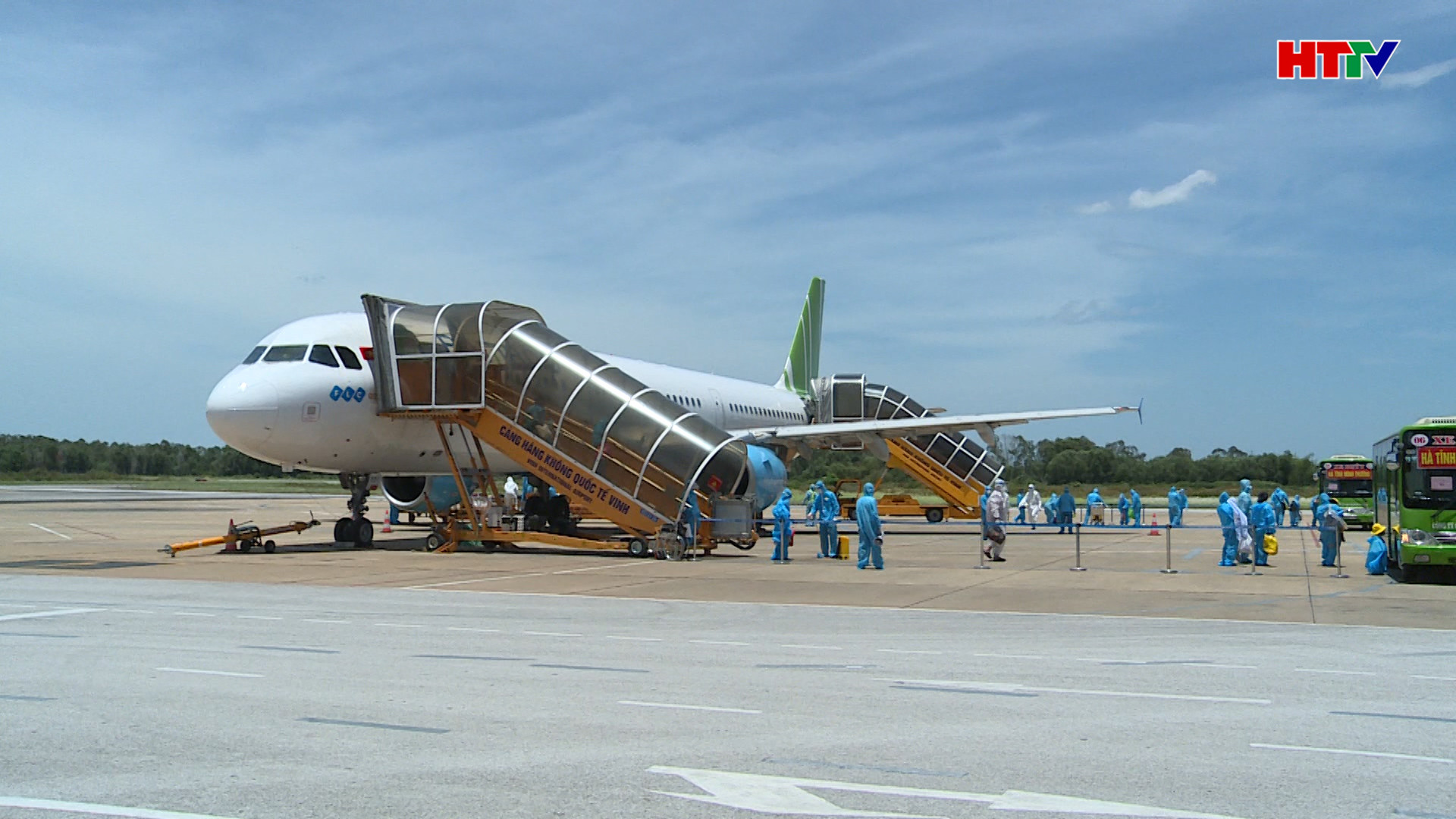 Hà Tĩnh tổ chức chuyến bay đón phụ nữ mang thai về quê