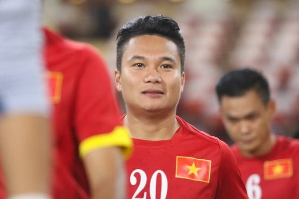Hàng công tổn thất nặng vì COVID-19, ông Park gọi "Ronaldo Việt Nam" lên tuyển