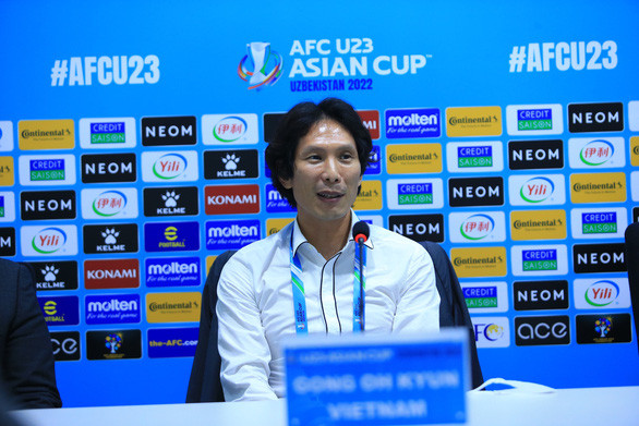 HLV Gong Oh Kyun lý giải việc không ăn mừng khi thắng U23 Malaysia