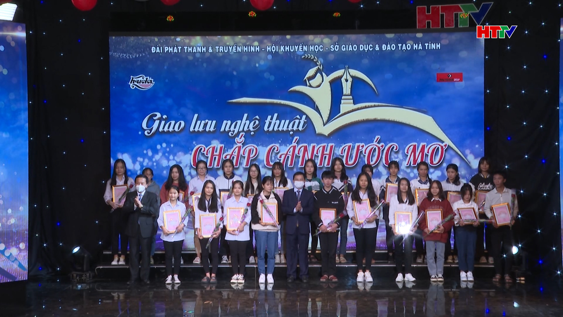 Lan tỏa yêu thương, nâng bước học sinh nghèo hiếu học