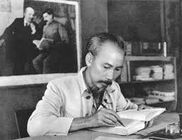 Hồ Chí Minh tên người sống mãi với non sông Việt nam