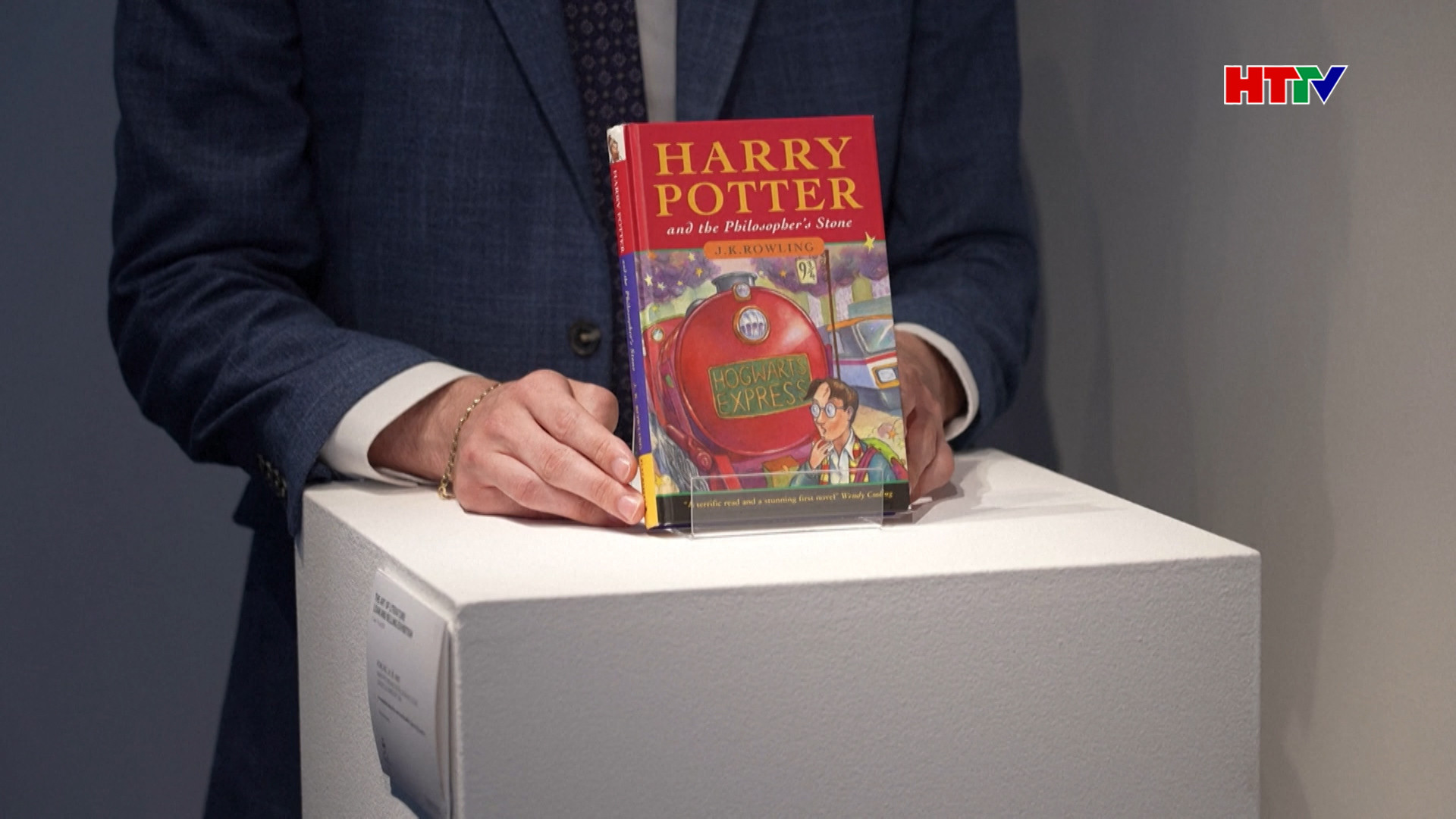 Chào bán cuốn ‘Harry Potter’ phiên bản đầu tiên
