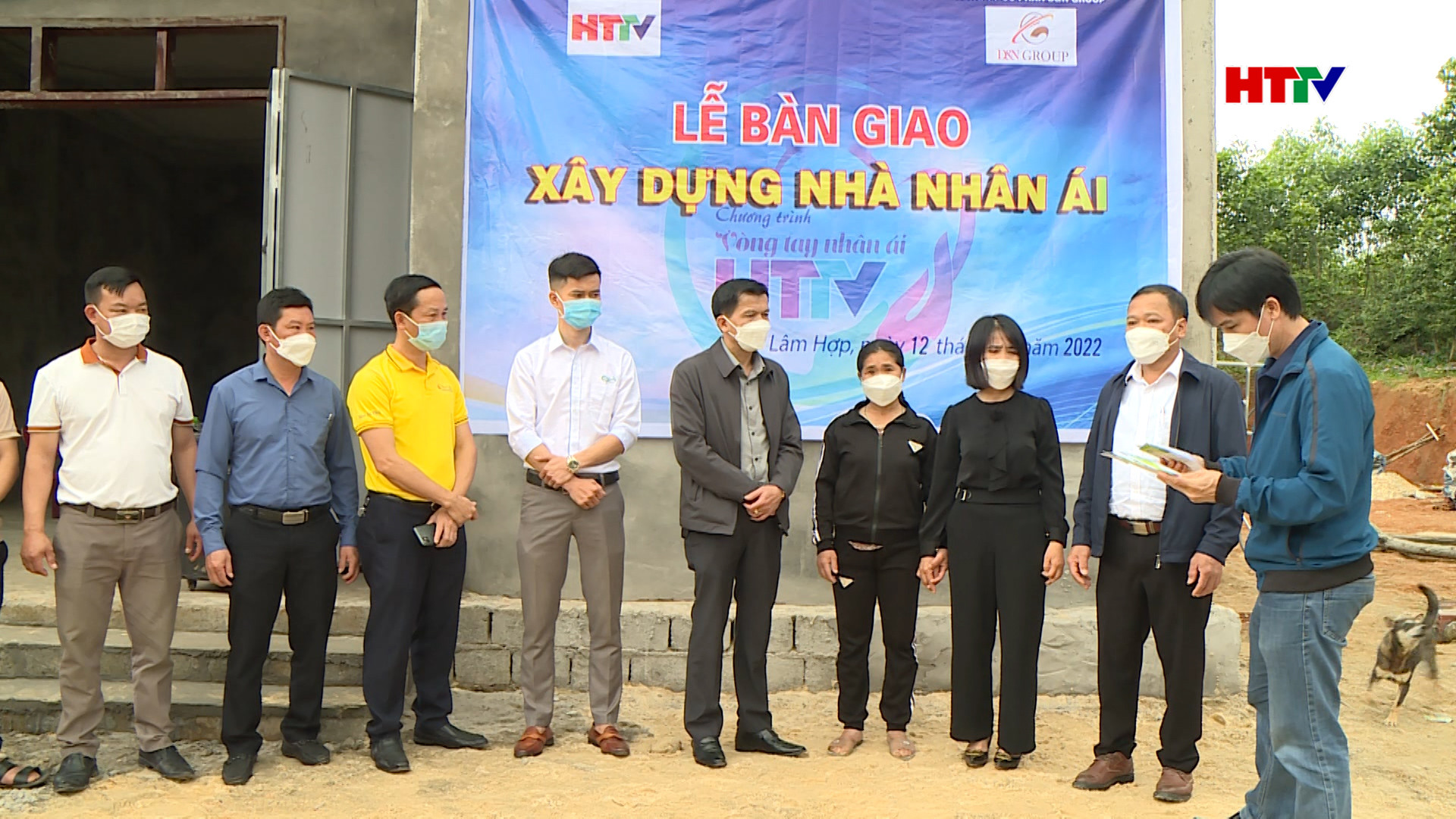 HTTV bàn giao nhà nhân ái cho bà Trần Thị Xuân ở xã Lâm Hợp